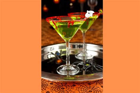 5 Frighteningly Delicious Halloween Drinksfor Adults Only