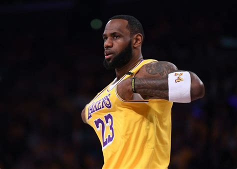 Lakers Trade Deadline Debacle Leaves LA With 1 Final Option