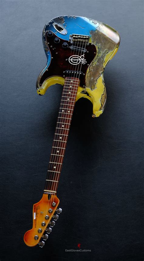 Fender Stratocaster Hss Pelham Blue Over Yellowsunburst Heavy Aged