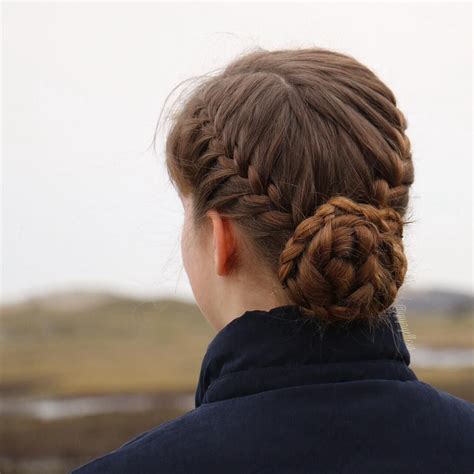 Have no clue how to create hairstyles for thin hair? See this Instagram photo by @yiyayellow • 1,265 likes ...