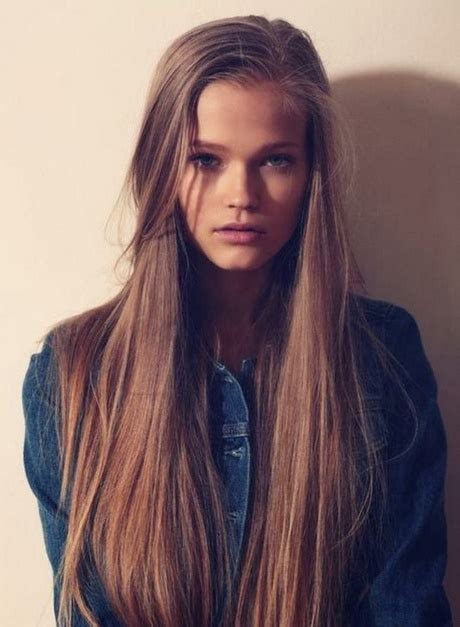 You have the option of having a side part or a middle part. Long everyday hairstyles