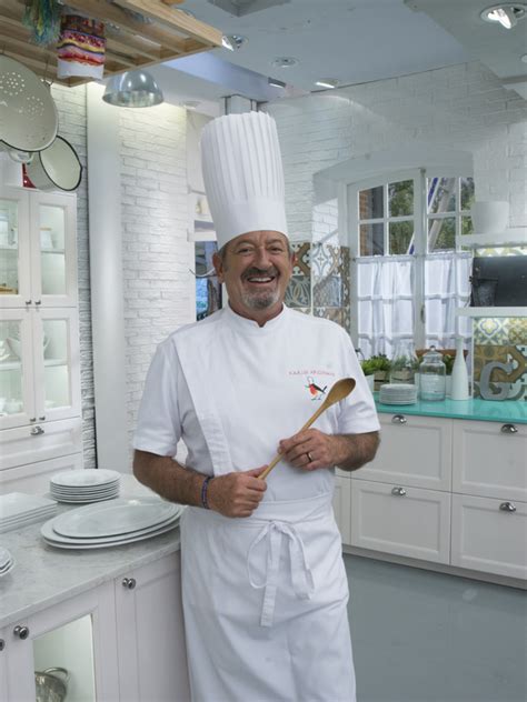 Lo presenta arguiñano con el nombre de el pezuñas y se regocija diciendo que es un guinness único que lo ha comprado un restaurante de león el capricho roser mata necesita tu ayuda con esta petición «antena 3 television y karlos arguiñano: Karlos Arguiñano en tu cocina (Programa de TV) | SincroGuia