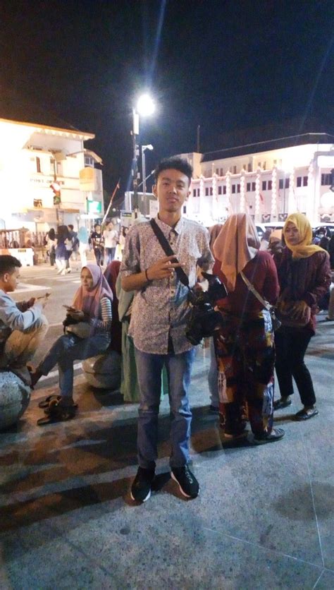 Melakukan studi lapangan untuk mengetahui gambaran. IT Center Jogja