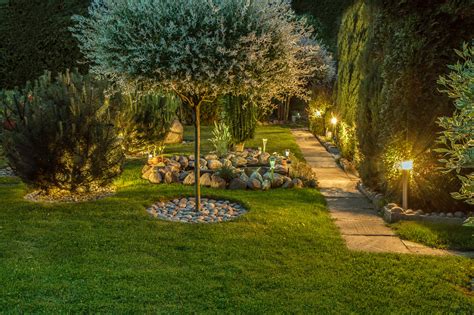 7 Brilliant Backyard And Landscape Lighting Ideas