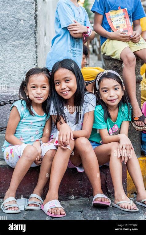 Philippines Children Playing Happy Hi Res Stock Photography And Images