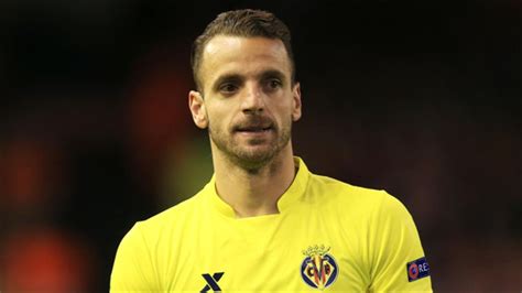 Do you like this video? Roberto Soldado resmen Fenerbahçe'de - Süper Lig 2016-2017 ...