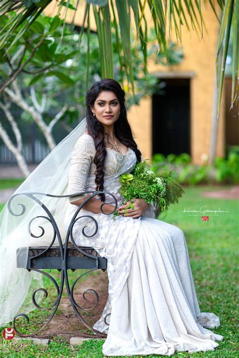 Chulakshi Ranathunga Stills In White Bridal Saree As She Looks So Beautiful