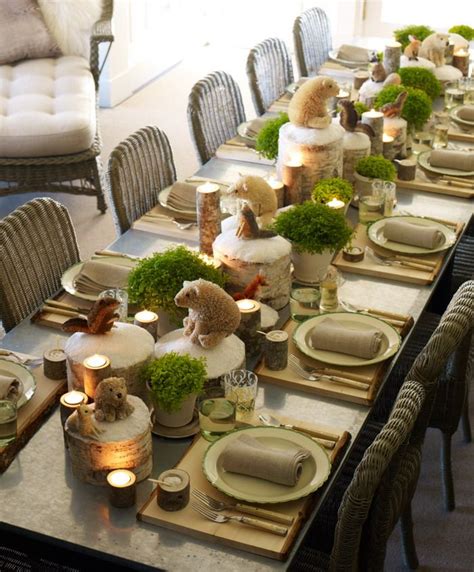 love the wood "place mats" | country christmas | Christmas table