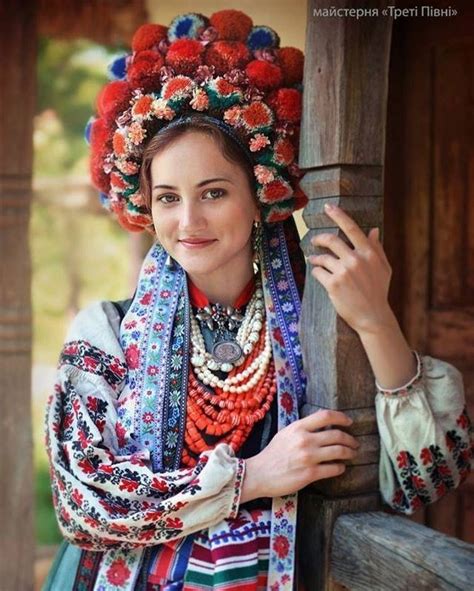 Ukrainian Women Are Reviving These Amazing Traditional Flower Crowns Floral Headdress
