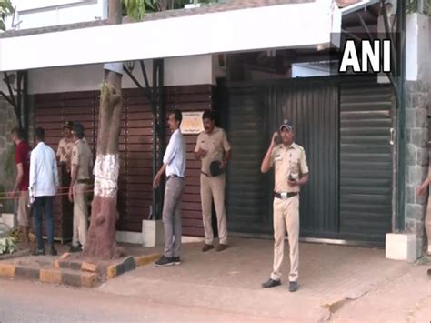 Loudspeaker Row Security Heightened Outside Raj Thackerays Residence