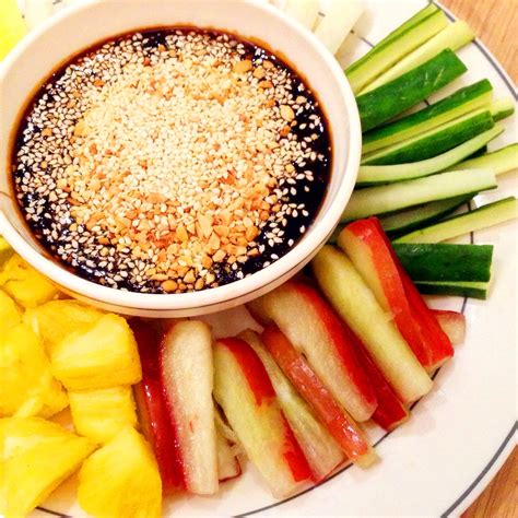 Ada sesiapa nak belajar buat kuah rojak (petis)?? Fruit Rojak (Malaysian style fruit salad) | Malaysian food ...