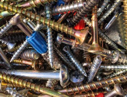 Tan twister commonly used to connect 2 to 3 #14 or #12 wires. How to Choose the Right Wire Nuts