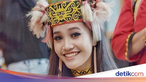 Pakai Baju Suku Dayak Wanita Ini Jadi Juara Miss World Malaysia 2018