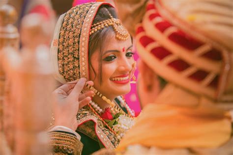 Best wedding photos of india featured weddings in india your wedding in india deserves an india wedding photographer who's a perfect fit. Candid Wedding Pics-Indian Wedding Pictures-Best Photography Websites