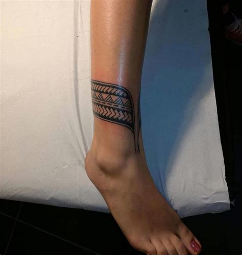 These designs generally mean a link to nature. samoan ankle tattoos #Samoantattoos #maoritattoosshoulder ...