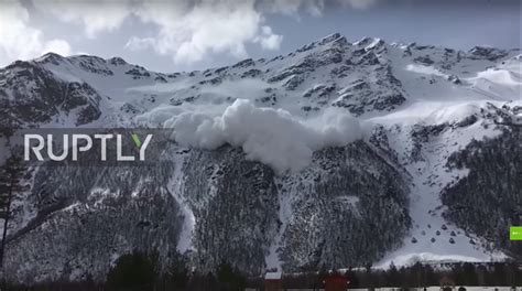 Deadly Avalanche At Russian Ski Resort Caught On Video Unofficial