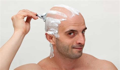 6 Best Razors For Shaving Your Head Bald Like A Pro [2022]