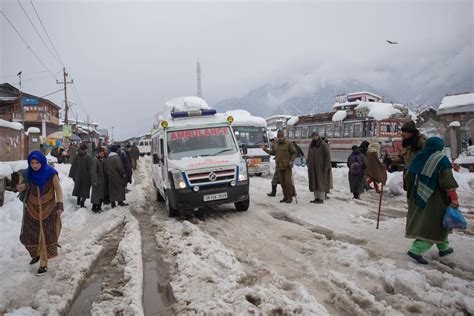 pakistan 21 more bodies recovered in avalanche hit kashmir the seattle times