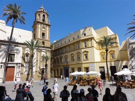 La oferta diaria, desde el 7 de junio, entre madrid y la bahía de cádiz es de 4 trenes por sentido. Visita a Cádiz. Qué ver y hacer? | Las Mil Millas