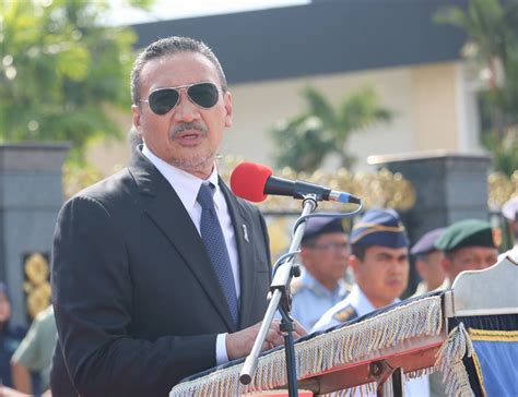 Datuk seri hishammuddin tun hussein hadir hari pertama di kementerian luar negeri. ATM Pantau Secara Dekat Isu Rohingya - Hishammuddin - Air ...