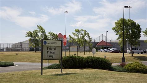 First Inmate At Oregon Federal Prison Tests Positive For Covid 19 Opb