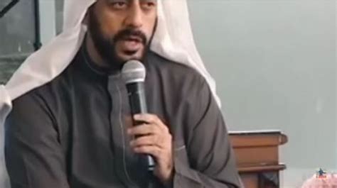 Doa pun mengalir dari banyak pihak, termasuk netizen.kabar meninggalnya syekh ali jaber disam. Cerita Asal-Usul, Syekh Ali Jaber: Sebenarnya Saya Cucu ...