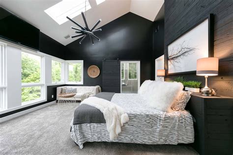 Let your favorite color—and these gorgeous bedroom photos—inspire you saturated florals reminiscent of an eastern bazaar dress the bed in this new york getaway's master bedroom. 03) Master Bedroom Ideas - Think of Black & White Paint ...