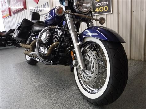 This is just what yamaha had available, but i much prefer the styling of the custom, with a cleaner and smaller tail including pillion seat, sporty front. 2008 Yamaha V Star 650 Classic
