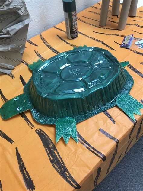 In the Wild VBS - Roasting Pan turtle with spray paint and bubble wrap