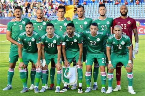 L'équipe d'algérie de football est l'équipe nationale qui représente l'algérie dans les compétitions internationales masculines de football, sous l'égide de la fédération algérienne de football (faf). Equipe d'Algérie : Algérie-Colombie : Les compositions probables en 2020 | Algerie foot, Alger ...