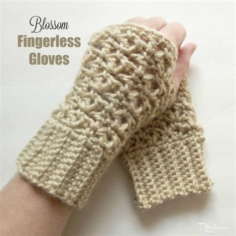 Of course, you don't have to be a beginner to enjoy this crochet pattern. Blossom Fingerless Gloves - CrochetN'Crafts