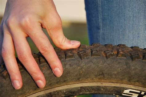 HOW TO FIND THE PERFECT TYRE PRESSURE