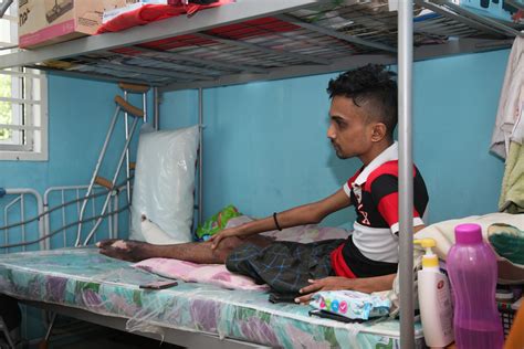 Pembekuan ketuat di kaki adalah merupakan rawatan oleh doktor dengan menggunakan cecair ketuat di kaki juga boleh dikeluarkan selepas satu rawatan laser. Bantuan Salam: Kembalikan Kaki Saya - Muslim Volunteer ...