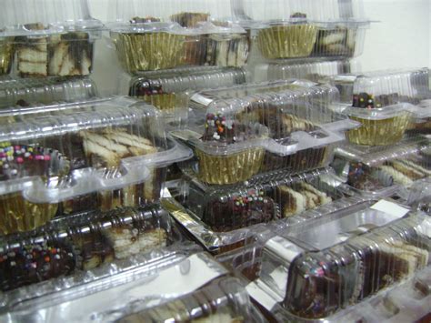 Deposit 50% daripada harga tempahan, pindahan ke akaun. CheeseCake, Devil's Food Chocolate Cake, Crispy Choco, Kek ...