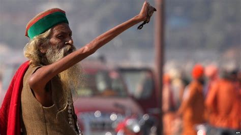 Bbc News In Pictures Pilgrims Arrive For Indias Kumbh Mela