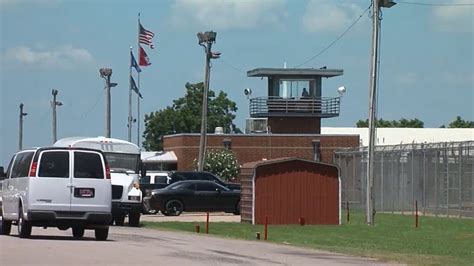Officers Respond To Disturbance At Arkansas Prison Katv