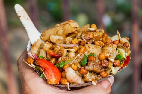 25 Best Street Food In Delhi To Enjoy With Friends