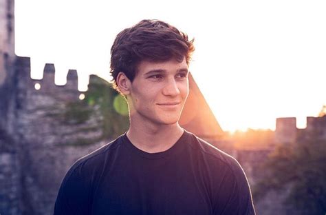 Logo logo hoody hooded sweatshirt kapuzenpulli wincent weiss merch pullover mit kapuze sweatpulli mit kapuze hoodie hoodie sweater herren sweatshirt männer sweatshirt boys sweatshirt black schwarz unisex shirt wincent wincent. Wincent Weiss Crew Österreich (@WincentCrewAUT) | Twitter