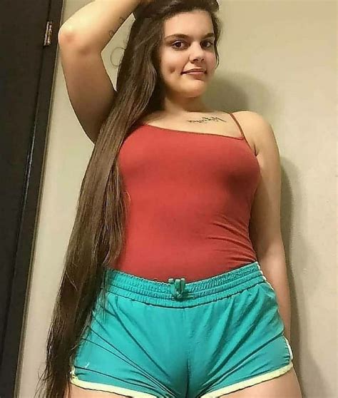 Sometimes when women wear a lower rise or smaller fit they try to compensate by pulling them further up on their hips, causing the fabric to wedge in the wrong places. Pin on CAMEL TOE
