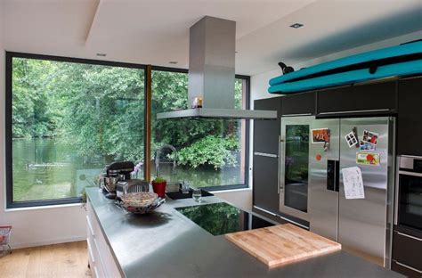 Book hotel deutsches haus francop, hamburg on tripadvisor: Hausboote: Wohnen auf dem Wasser | Hausboot wohnen, Haus ...