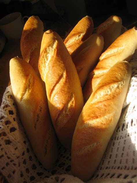 AdictaMente: Mitos y verdades sobre el consumo de pan.