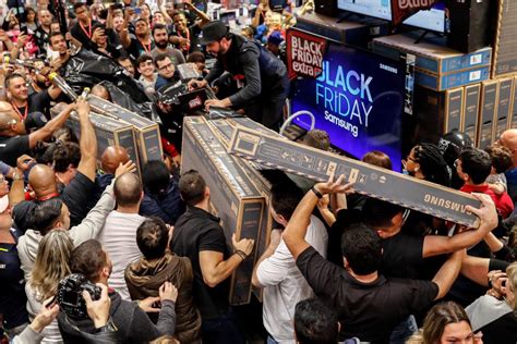 Maybe you would like to learn more about one of these? Así se vive el Black Friday en los Estados Unidos ...