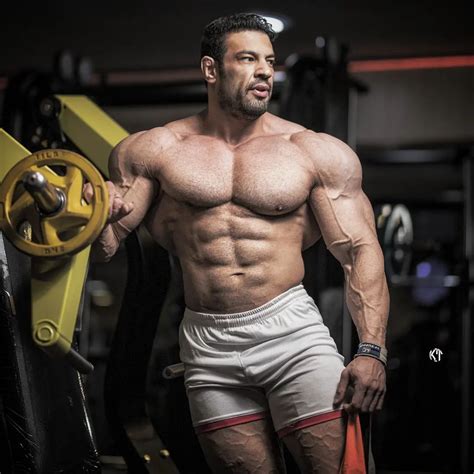 Muscle Lover Iranian Bodybuilder Reza Ahmadi