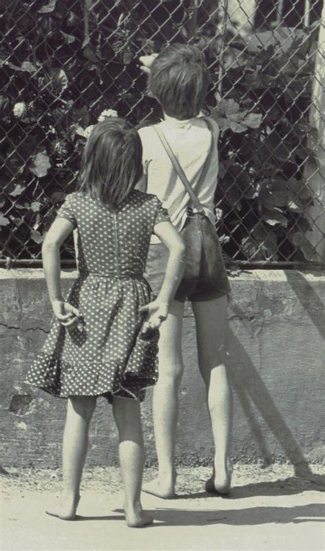 Those Were Old Barefoot Days Lovely Vintage Photos Prove That
