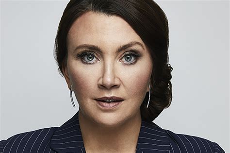 Ze had niet veel plezier in haar werk en vond ontspanning door te schrijven. Film i Väst samproducerar Lyckoviken, skapad av Camilla ...