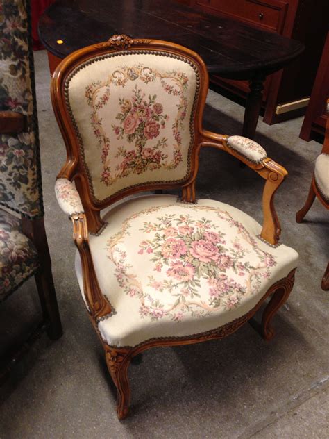 French Antique Open Arm Chair Decoracion De Interiores Salas