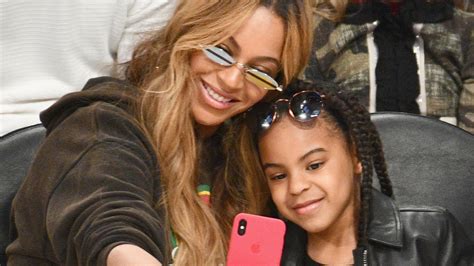 rare new photo proves beyoncé and daughter blue ivy are total twins