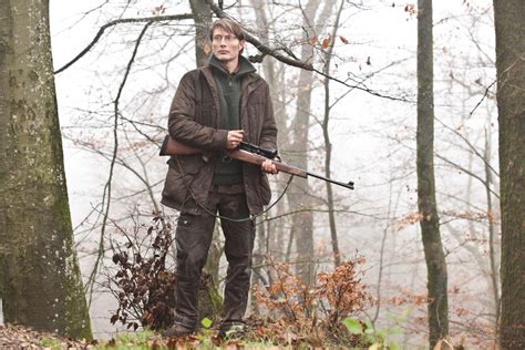 Festen director thomas vinterberg storms back to form with this drama about a teacher wrongfully accused of child abuse. Men With Guns: Thomas Vinterberg's The Hunt - Cinema Scope