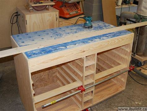 Made from acacia wood and powdered black metal, the latta coffee table updates rustic materials with a modern shape and accoutrements. How To Make A Downdraft Sanding Table - IBUILDIT.CA ...