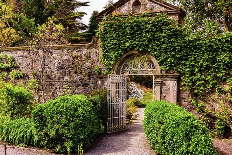 Die insel wird auch als irlands garten eden bezeichnet und das nicht zu unrecht. Garinish Island/Ilnacullin - Bantry Bay - Ireland ...